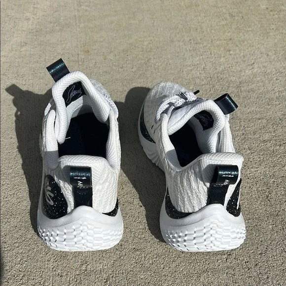 Under Armour Curry 10 Basketball Shoes - Picture 4 of 7